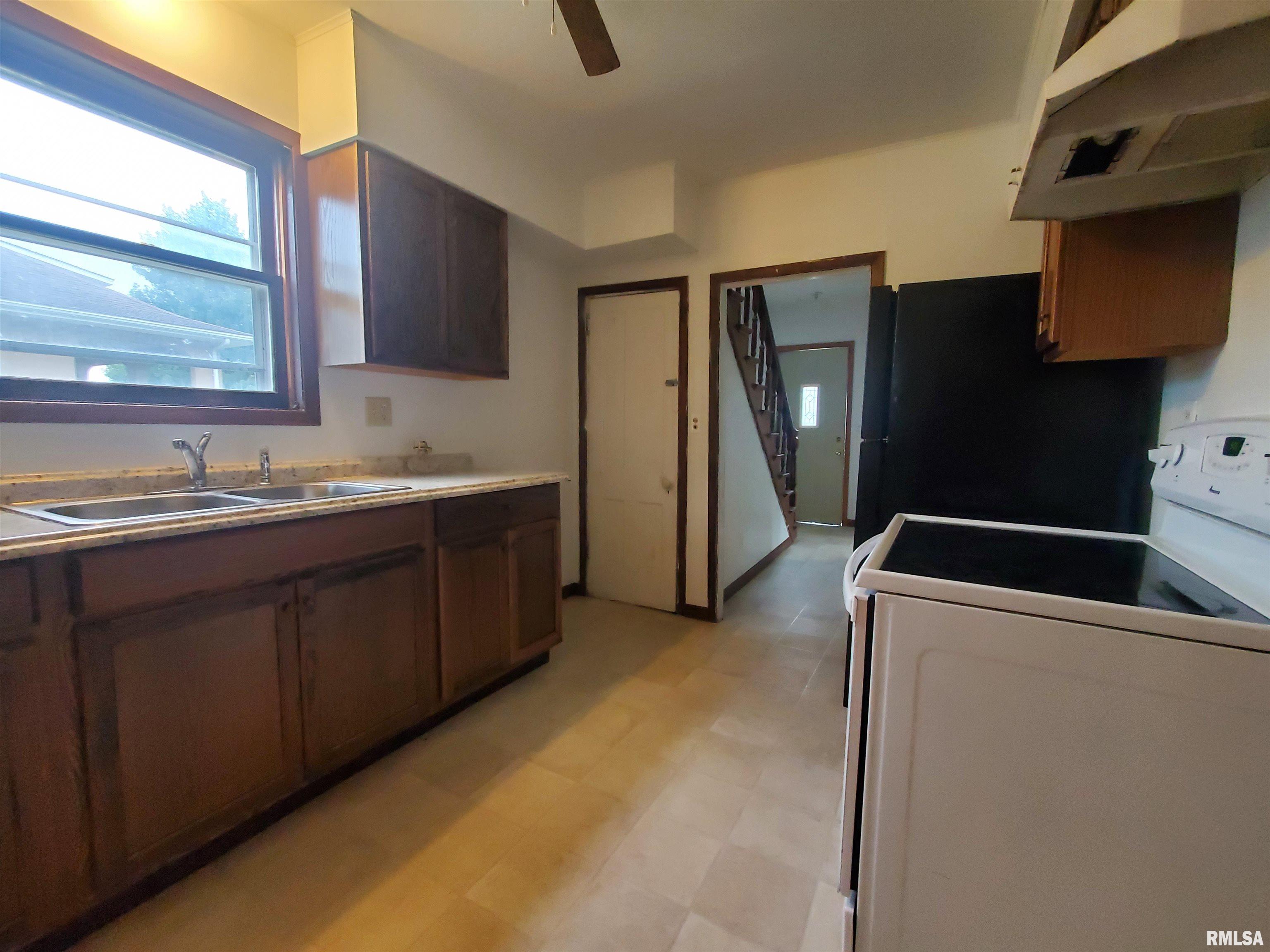 202 North Church Street Atkinson, IL 61235 - Photo 4 of 10 Gallery Image 4