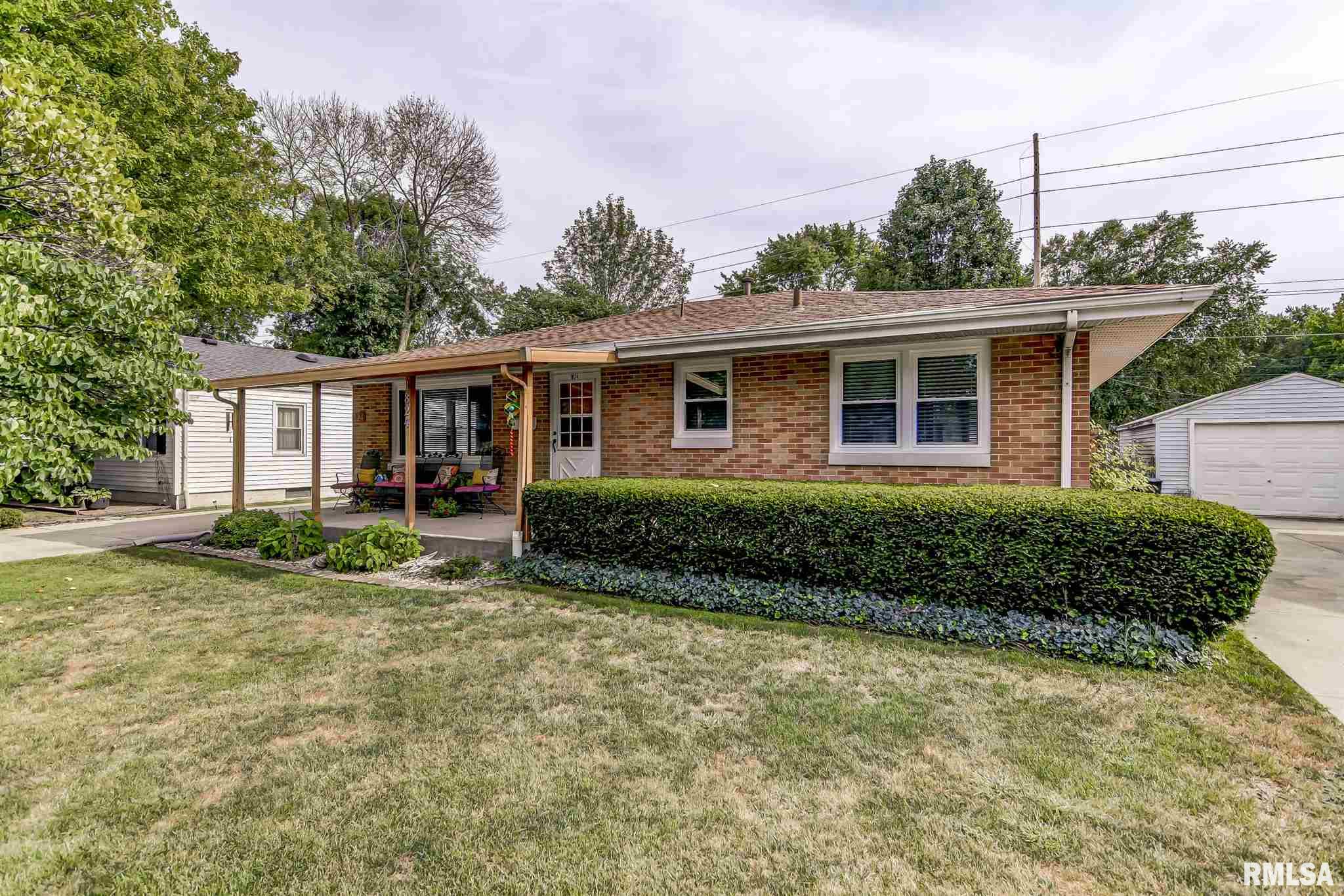 1824 Grant Street Springfield, IL 62703 - Photo 1 of 35