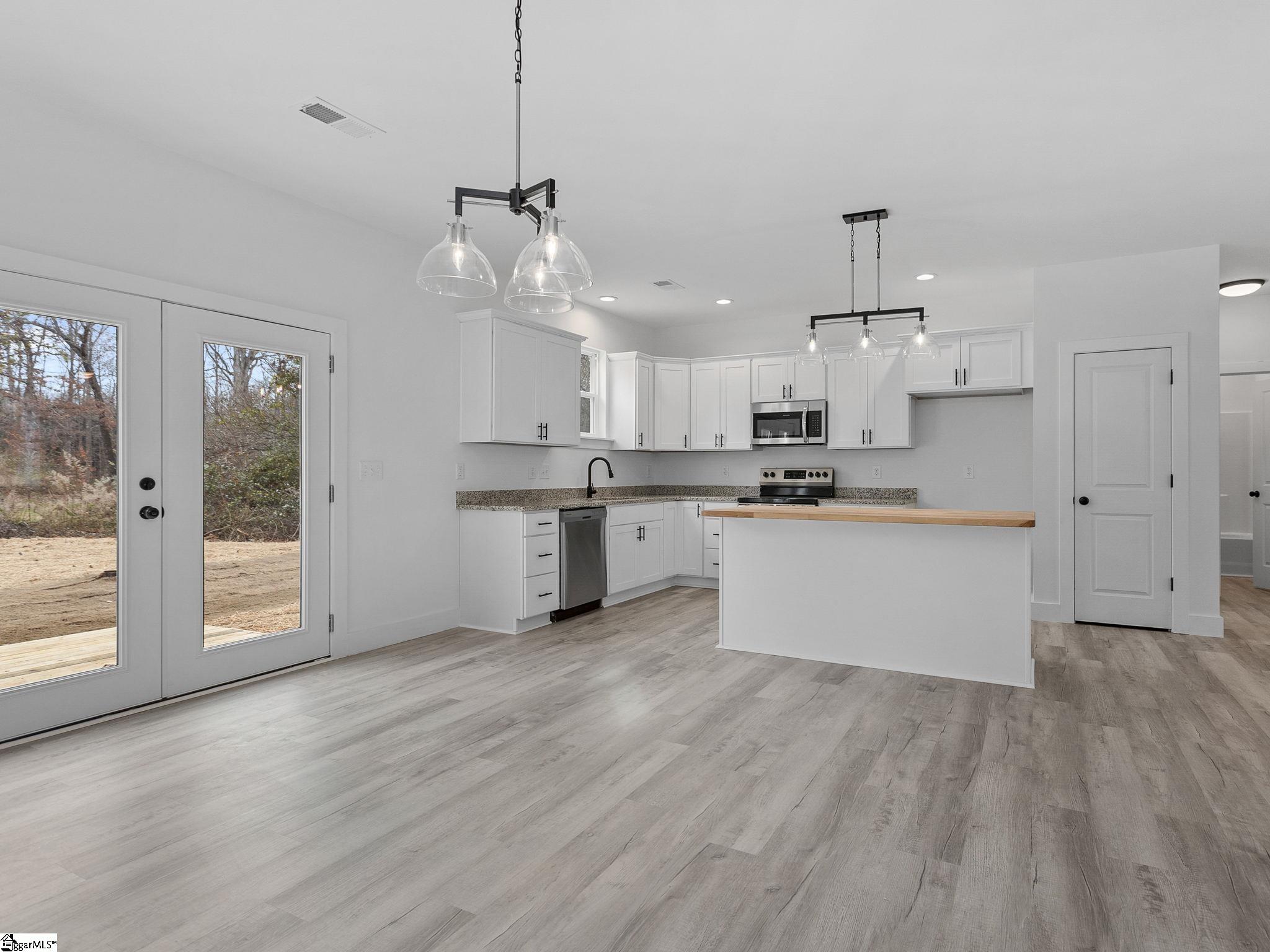 336 Old Rutherford Road Taylors, SC 29687 - Photo 8 of 30