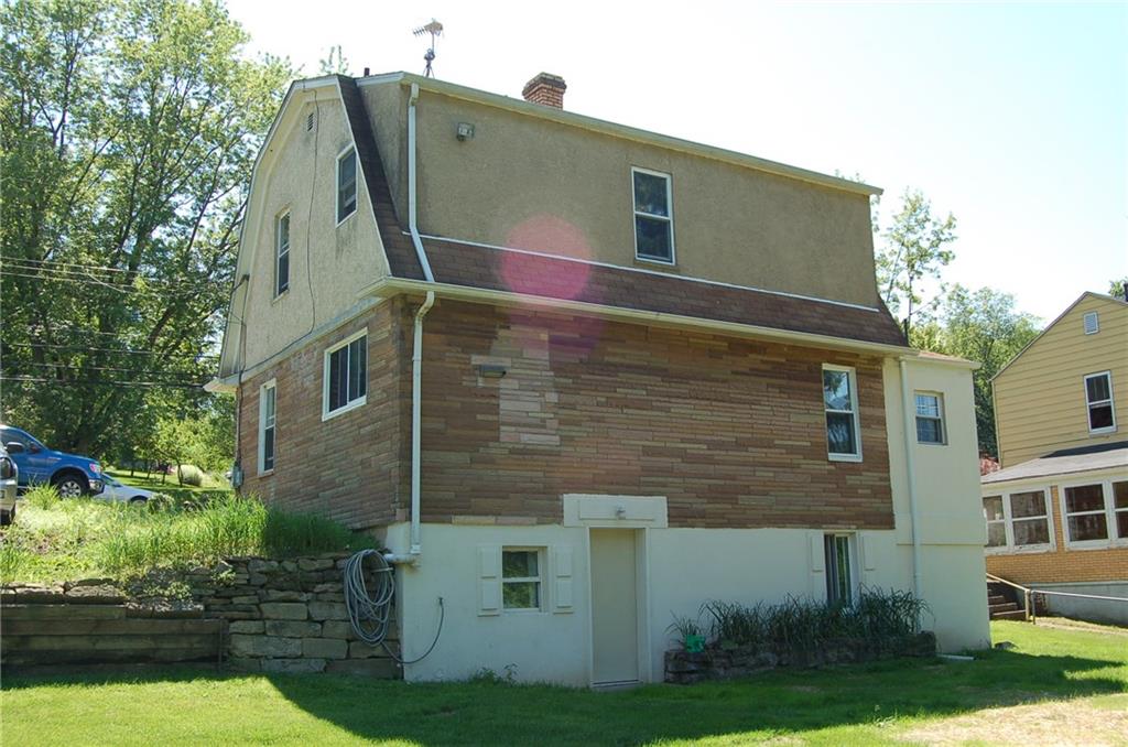 207 McMichael Road Carnegie, PA 15106 - Photo 4 of 18 Gallery Image 4
