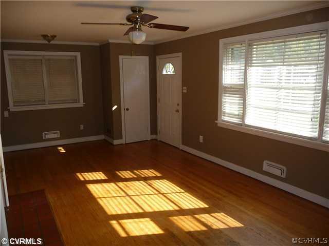 7704 Three Chopt Road Henrico, VA 23229 - Photo 2 of 12 Living Room
