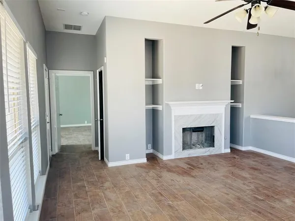 $2,600 | 548 Kerry Street, Crowley, TX 76036