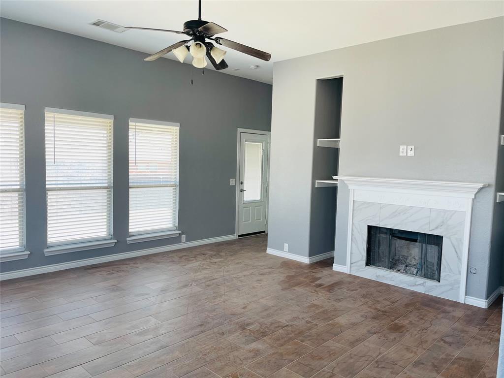 548 Kerry Street Crowley, TX 76036 - Photo 13 of 35