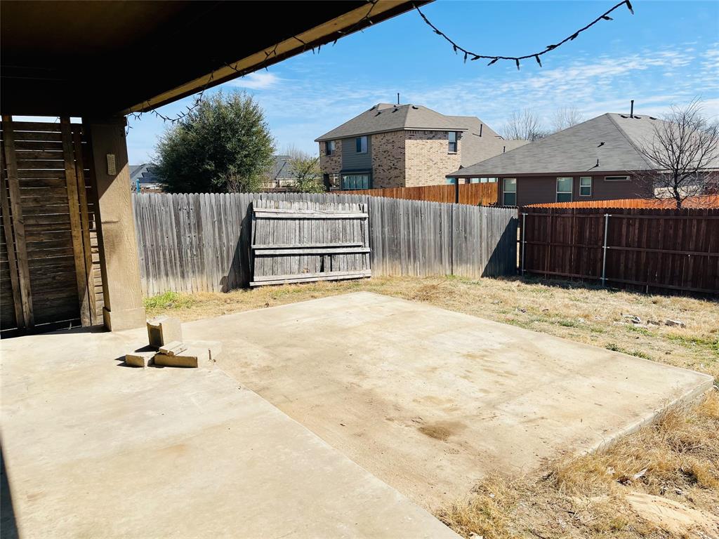 548 Kerry Street Crowley, TX 76036 - Photo 32 of 35