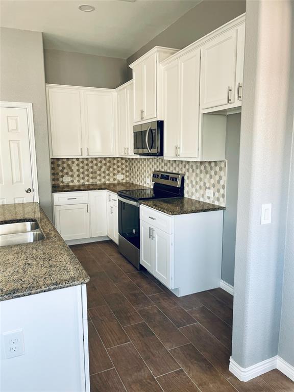 548 Kerry Street Crowley, TX 76036 - Photo 7 of 35