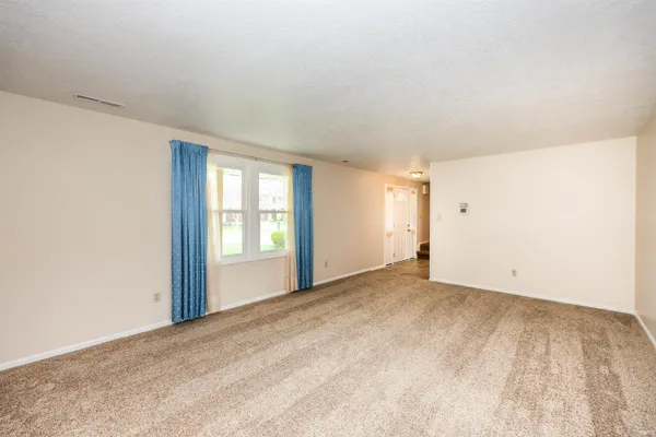 $1,950 | 7104 Tanbark Lane, Fort Wayne, IN 46835