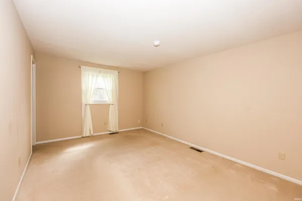 $1,950 | 7104 Tanbark Lane, Fort Wayne, IN 46835