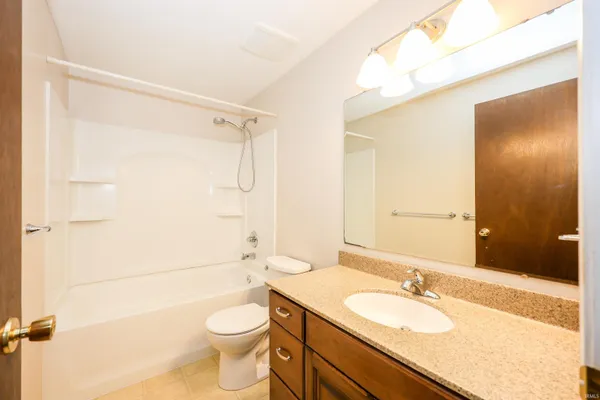 $1,950 | 7104 Tanbark Lane, Fort Wayne, IN 46835