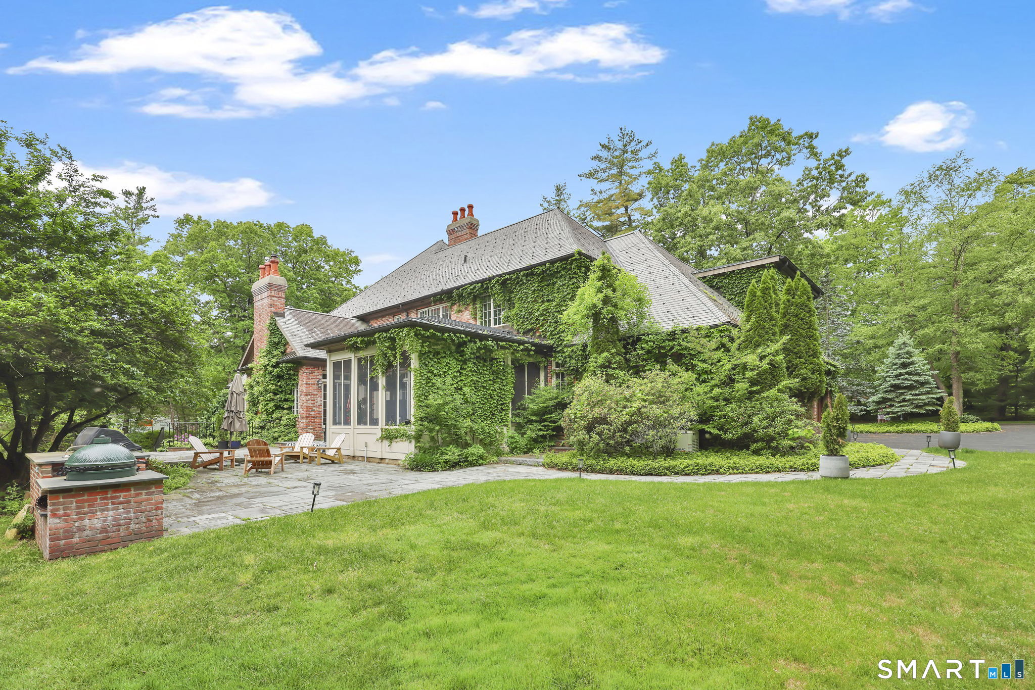 14 Robkins Road Avon, CT 06001 - Photo 5 of 40