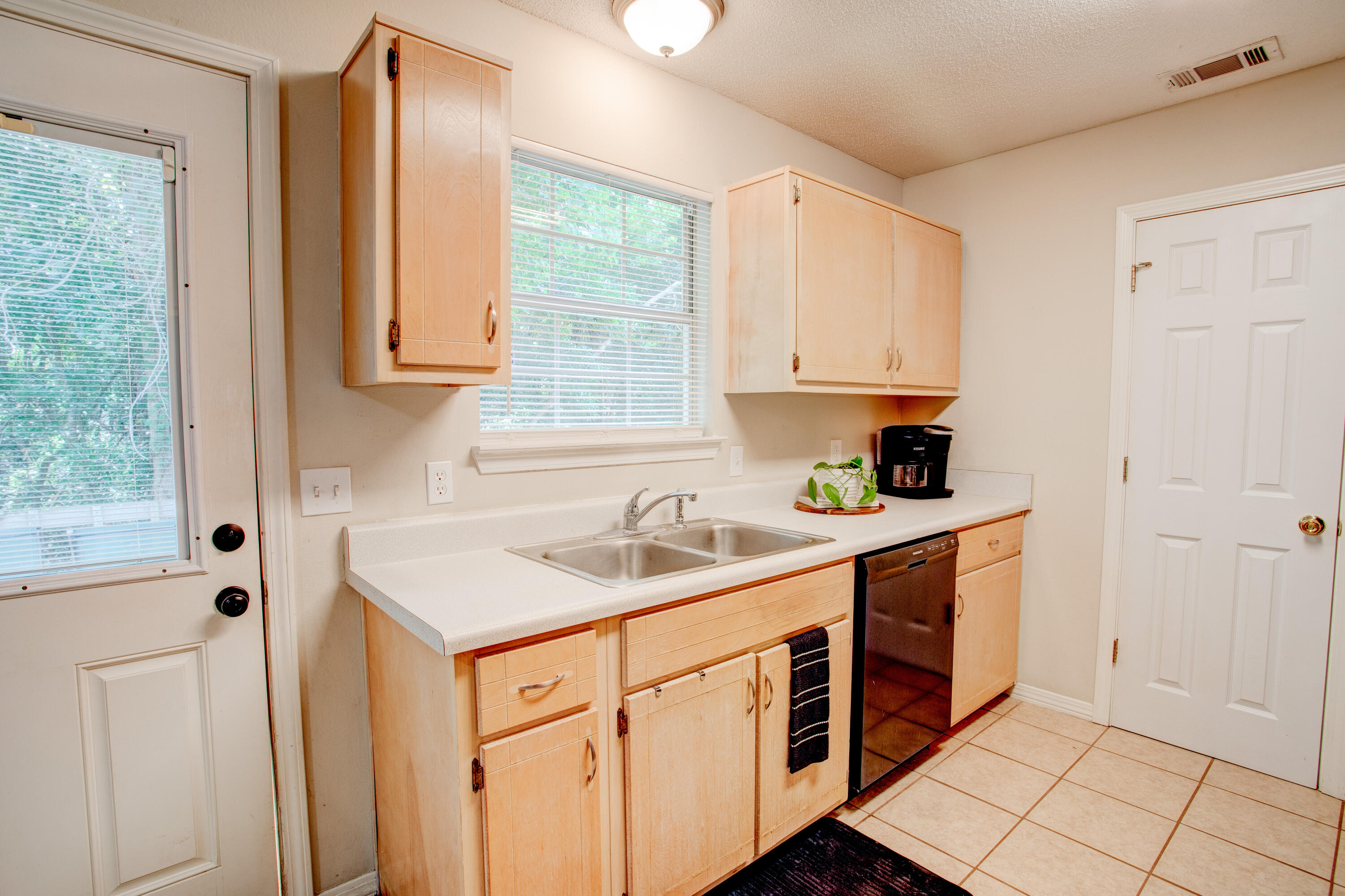2878 Aplin Road Crestview, FL 32539 - Photo 23 of 45 Interior Kitchen
