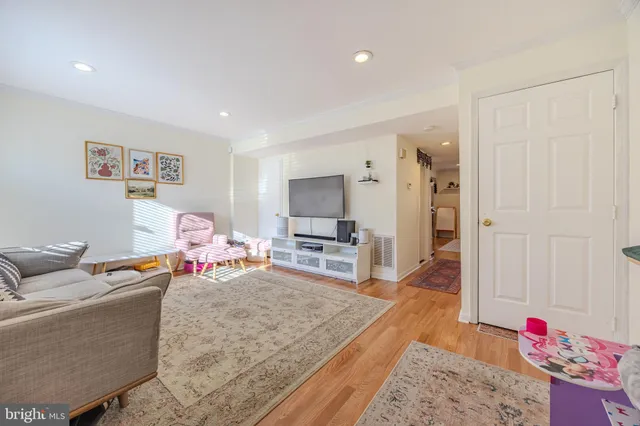 $425,000 | 14748 Endsley Turn, Woodbridge, VA 22193