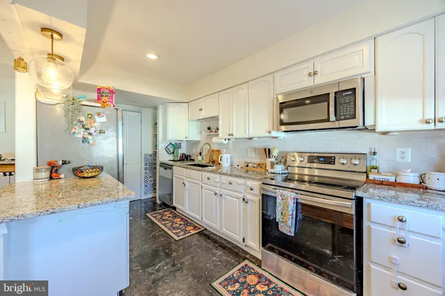 $425,000 | 14748 Endsley Turn, Woodbridge, VA 22193