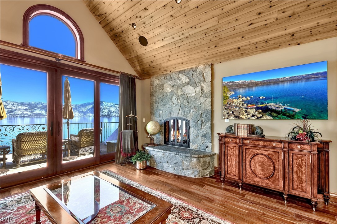 32 Crystal Drive Crystal Bay, NV 89402 - Photo 22 of 35 a view of a living room with furniture