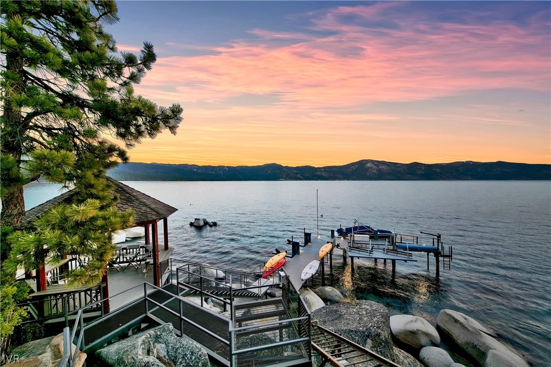32 Crystal Drive Crystal Bay, NV 89402 - Photo 34 of 35 a view of a terrace with couches