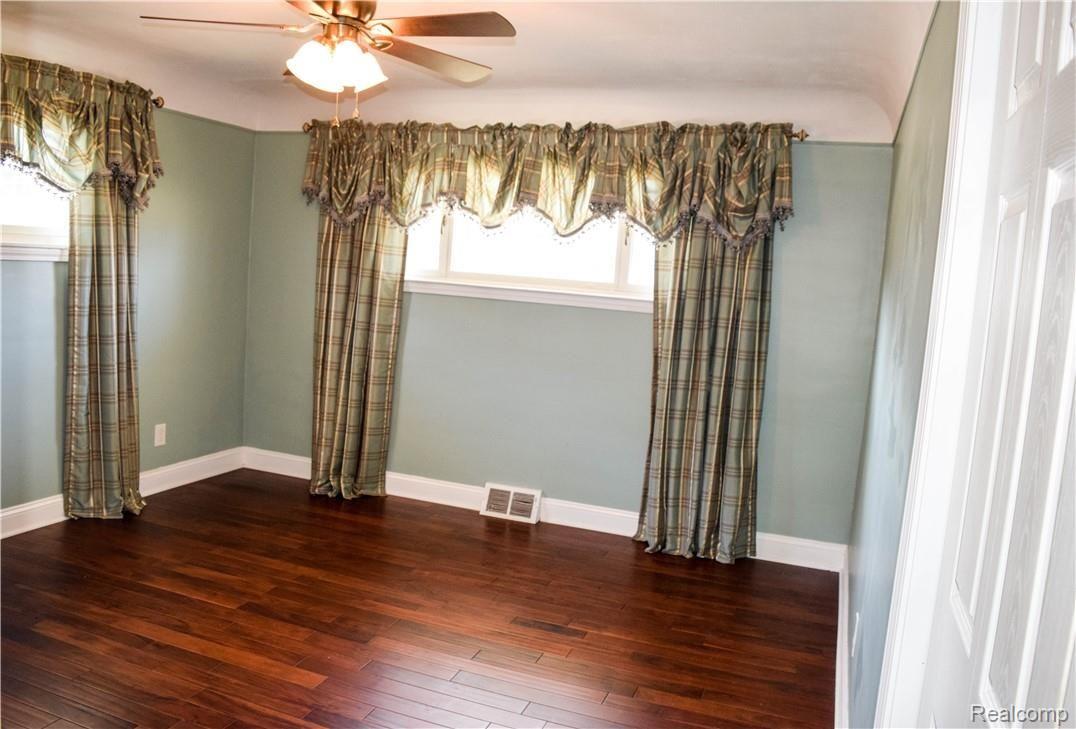 25624 Wick Road Taylor, MI 48180 - Photo 42 of 54 DSC_0462.jpg