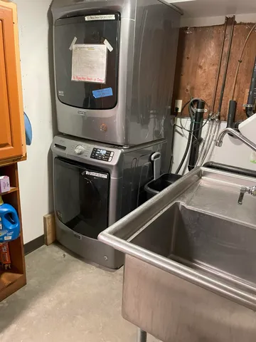 $575,000 | 738 Lynburke Road, Lyndon, VT 05851