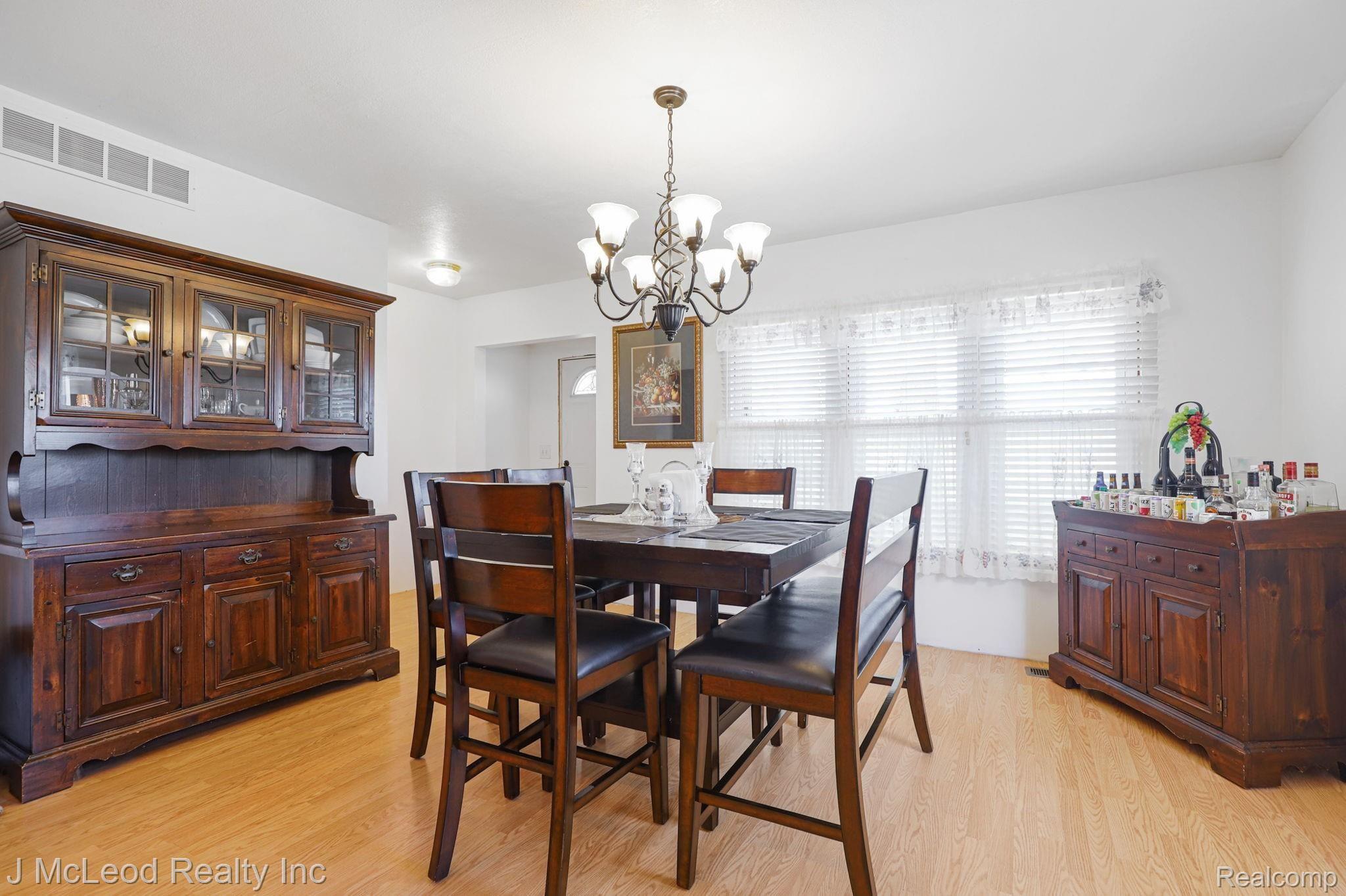 19801 Gasper Road Chesaning, MI 48616 - Photo 8 of 53 8-web-or-mls-19801 Gasper Rd Chesaning - 8.jpg