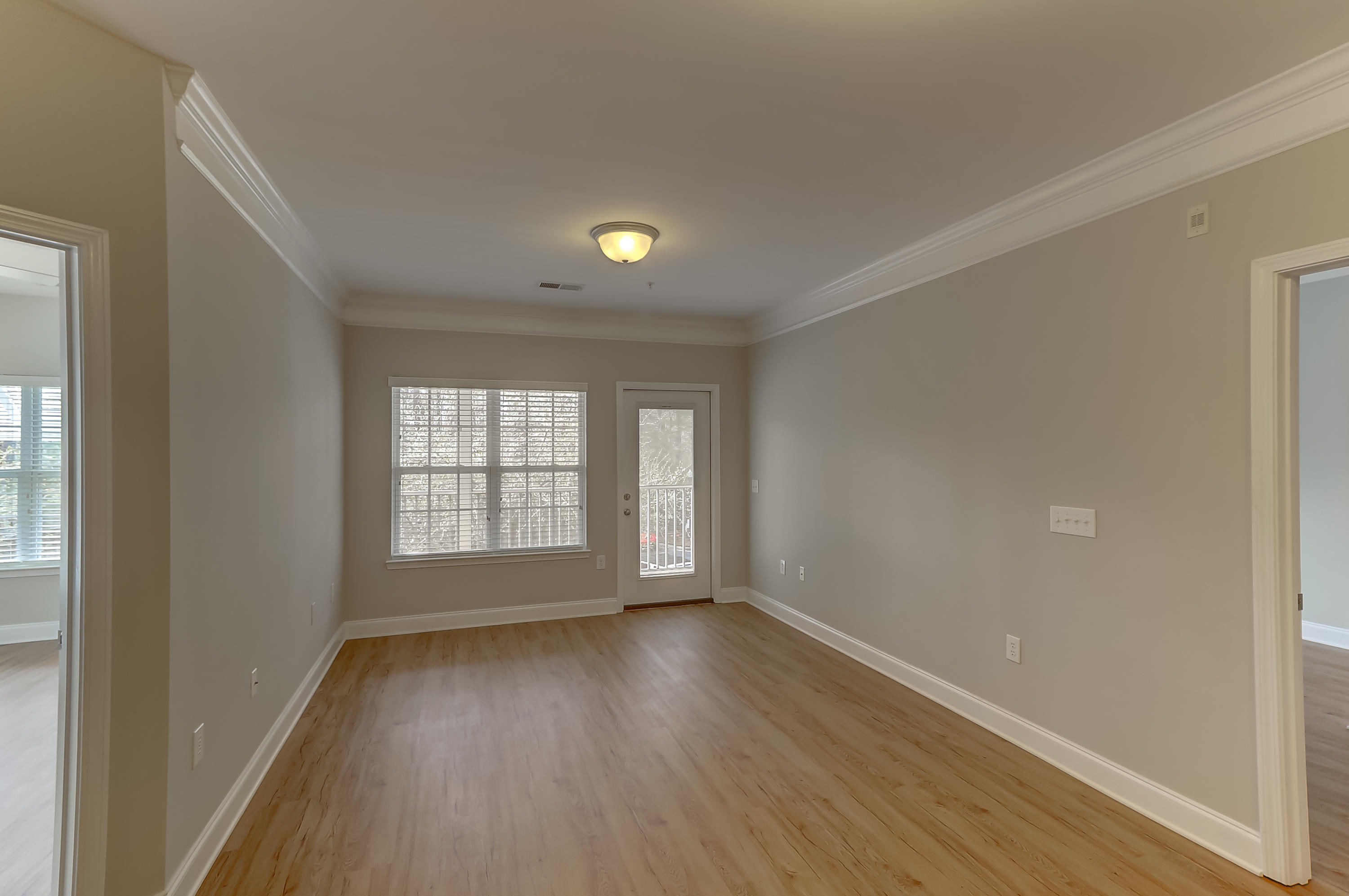 1810 Basildon Road Mount Pleasant, SC 29466 - Photo 5 of 32 Living Room