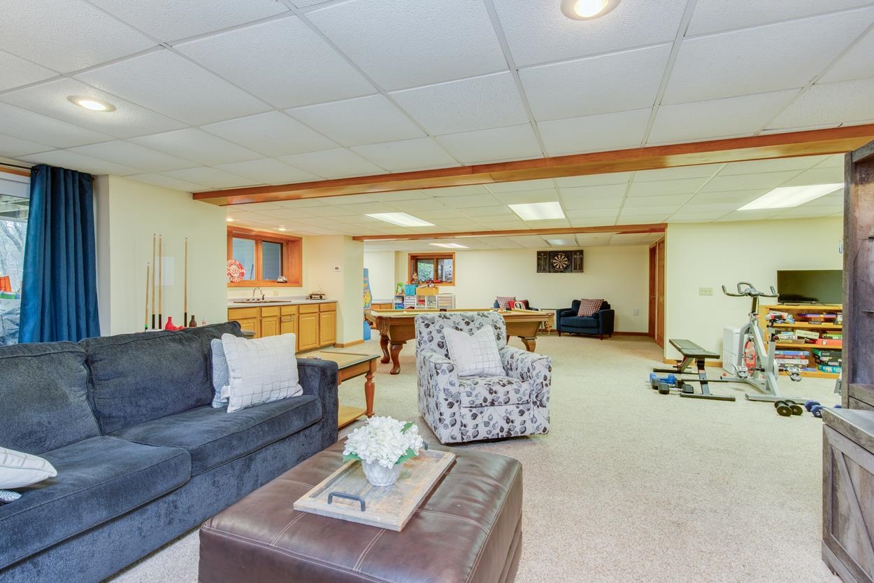 37 Standish Way Amherst, NH 03031 - Photo 45 of 50