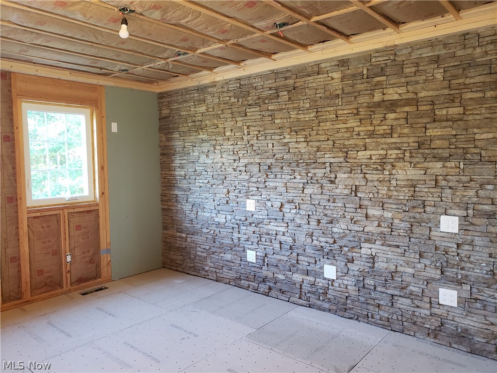 11297 Bean Road Chardon, OH 44024 - Photo 5 of 35 Stone walls throughout