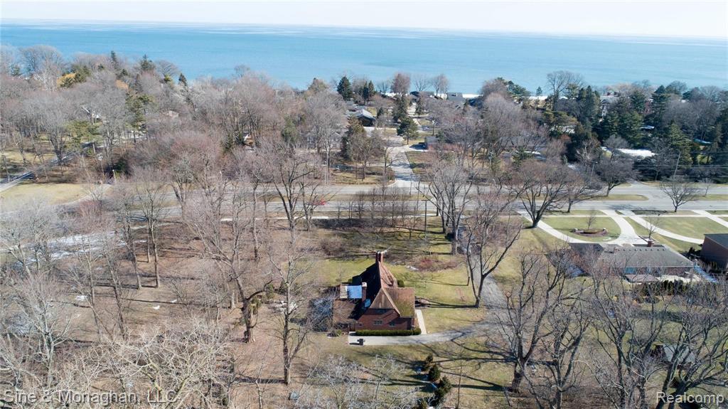 1017 Lake Shore Road Grosse Pointe Shores, MI 48236 - Photo 2 of 55