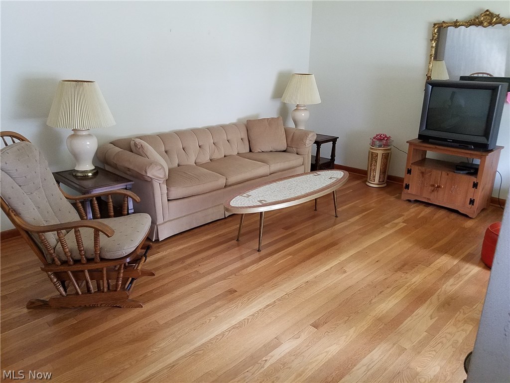 19307 Sumpter Road Cleveland, OH 44128 - Photo 7 of 11 Gallery Image 7