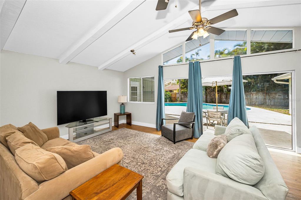 7692 132nd Way Seminole, FL 33776 - Photo 12 of 37