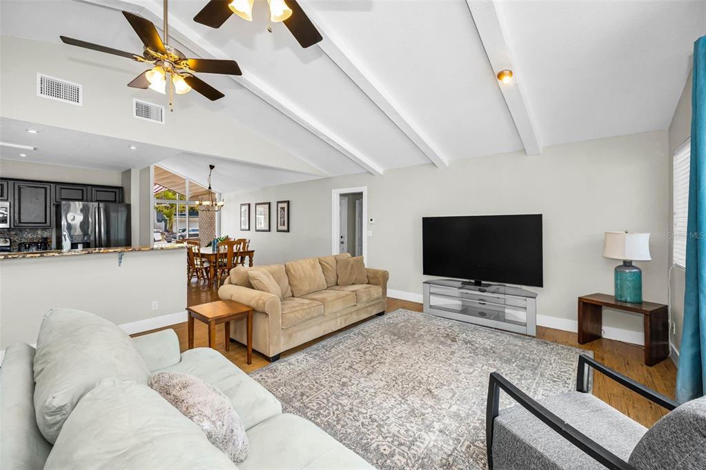 7692 132nd Way Seminole, FL 33776 - Photo 13 of 37