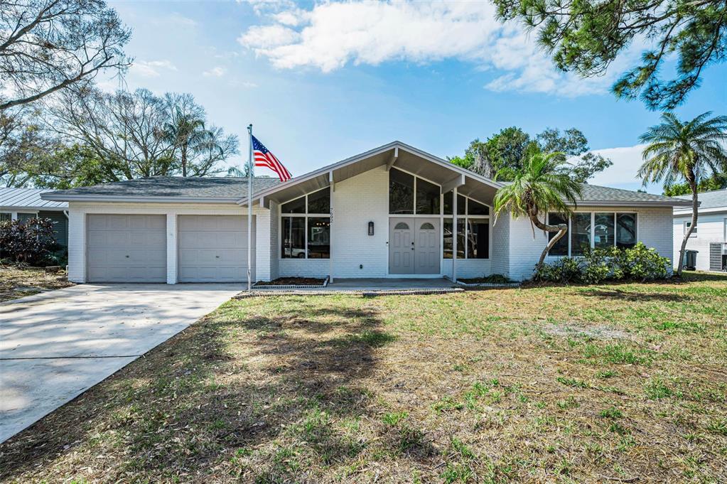 7692 132nd Way Seminole, FL 33776 - Photo 2 of 37
