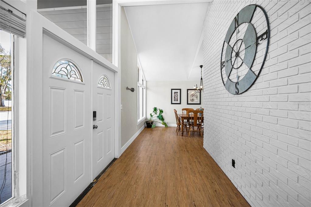 7692 132nd Way Seminole, FL 33776 - Photo 4 of 37