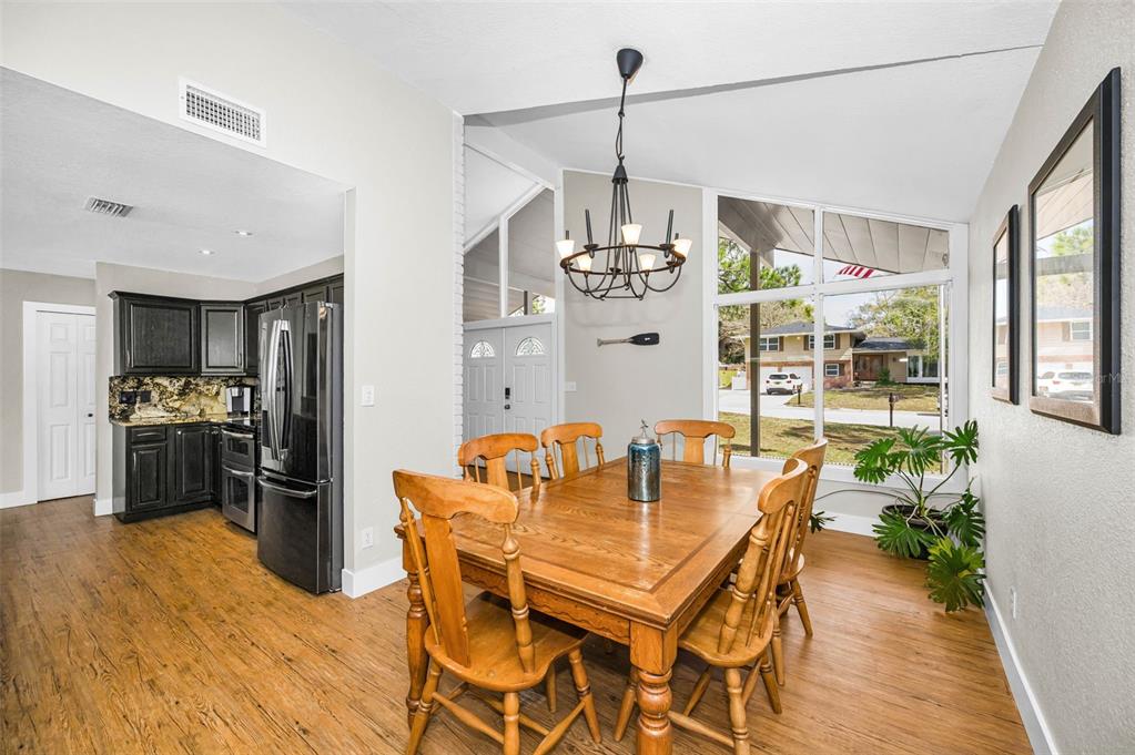 7692 132nd Way Seminole, FL 33776 - Photo 5 of 37