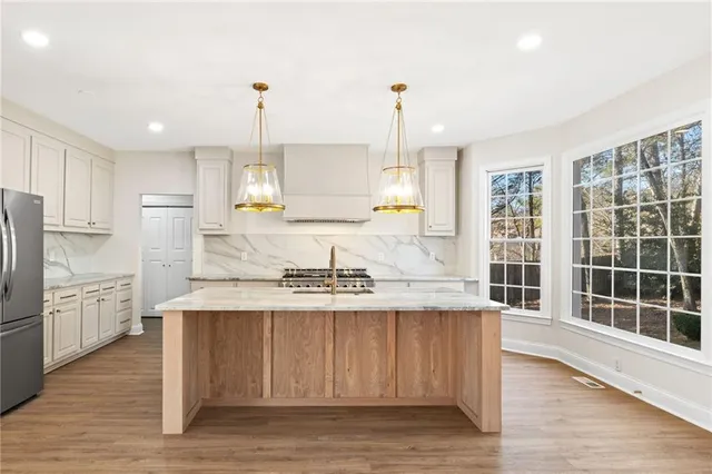 $715,000 | 534 Emerald Lake Lane, Sugar Hill, GA 30518