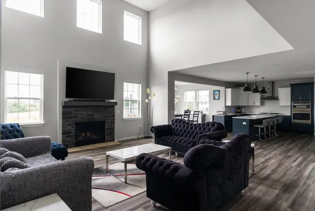 $1,125,000 | 2260 Lonnie Lane, Sun Prairie, WI 53590