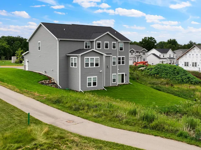 $1,125,000 | 2260 Lonnie Lane, Sun Prairie, WI 53590