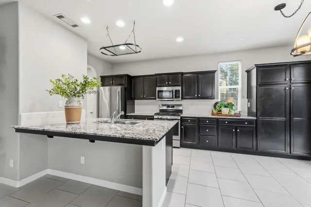 $414,900 | 1568 Lambourn Way, Clovis, CA 93619