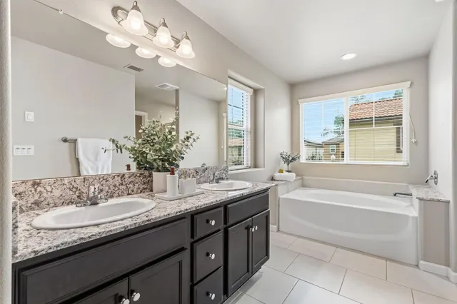 $414,900 | 1568 Lambourn Way, Clovis, CA 93619