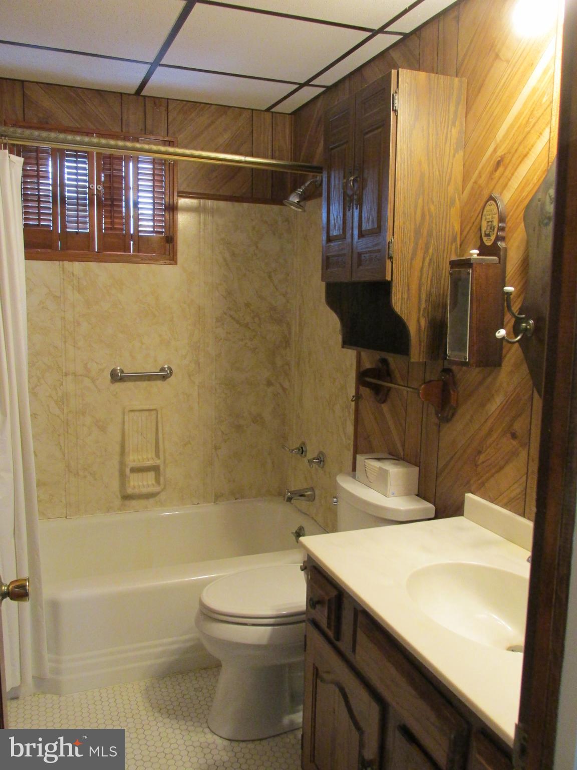 2331 Searles Road Baltimore, MD 21222 - Photo 16 of 30 Bathroom
