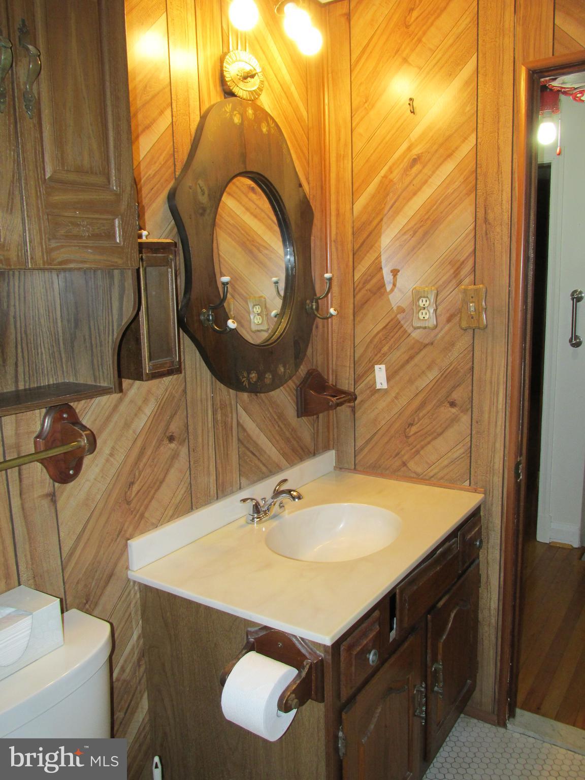 2331 Searles Road Baltimore, MD 21222 - Photo 17 of 30 Bathroom