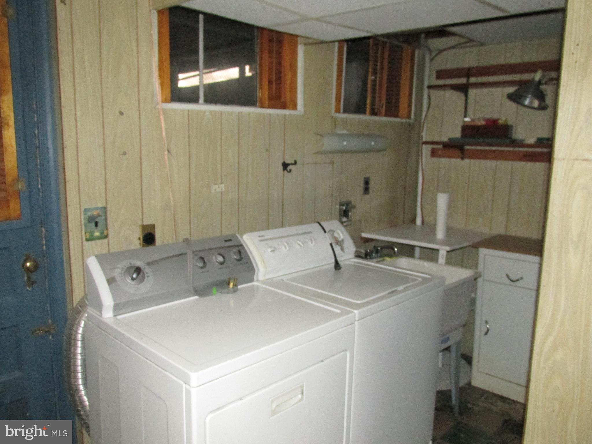2331 Searles Road Baltimore, MD 21222 - Photo 19 of 30 Washer and dryer convey