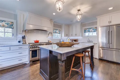 $2,699,000 | 6908 Lakeshore Drive, Dallas, TX 75214