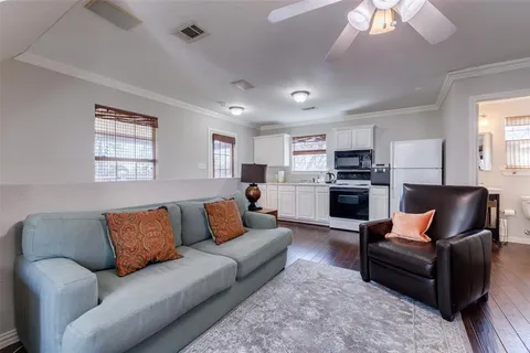 $2,699,000 | 6908 Lakeshore Drive, Dallas, TX 75214