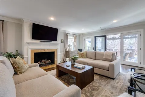 $2,699,000 | 6908 Lakeshore Drive, Dallas, TX 75214