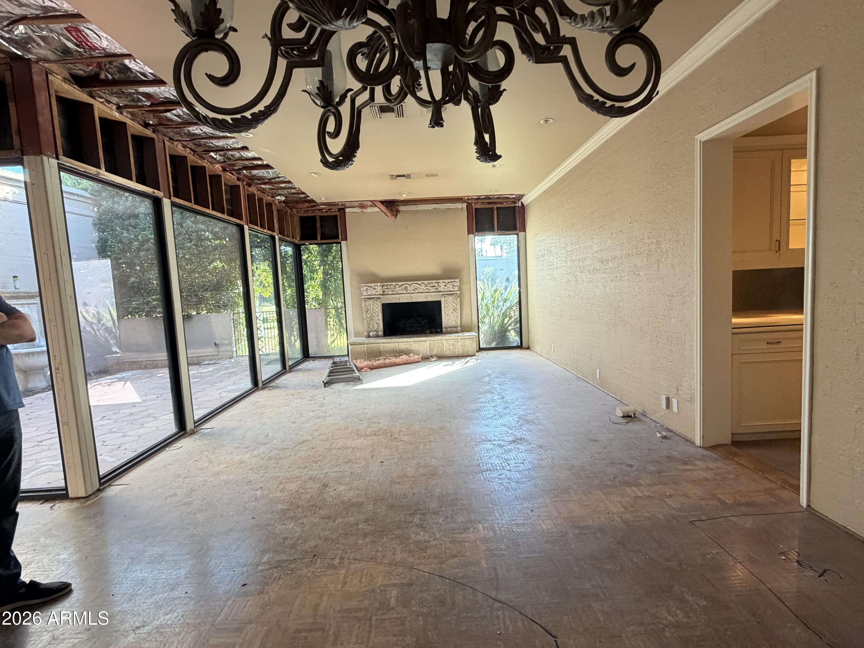5658 North Scottsdale Road Paradise Valley, AZ 85253 - Photo 2 of 11 IMG_2035