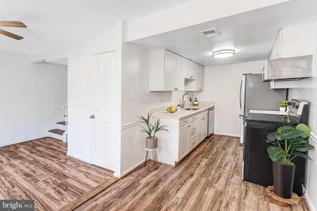 $349,999 | 1856 Fort Pulaski Court, Dumfries, VA 22026