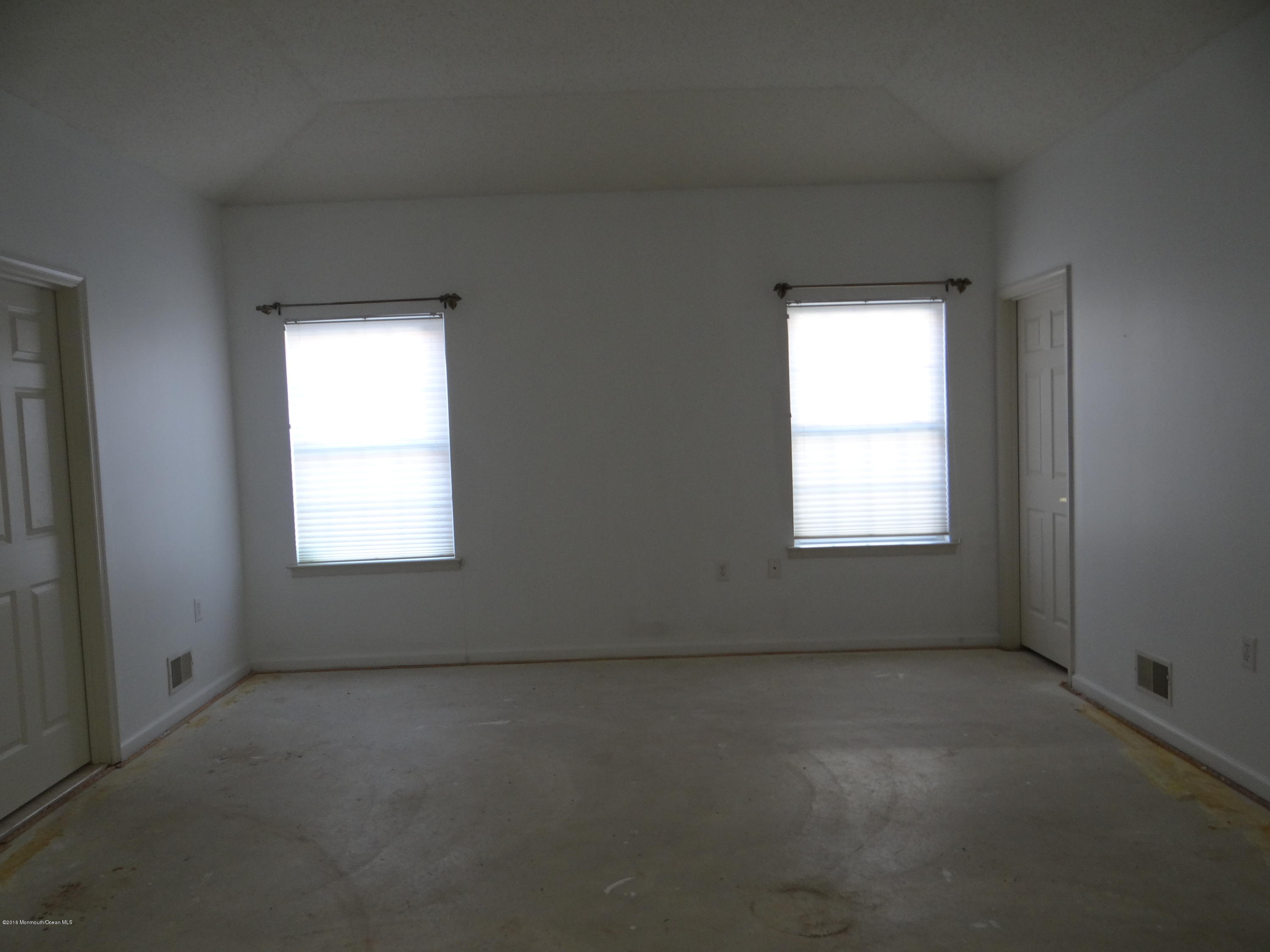 44 Merion Lane Jackson, NJ 08527 - Photo 14 of 19 Master Bedroom