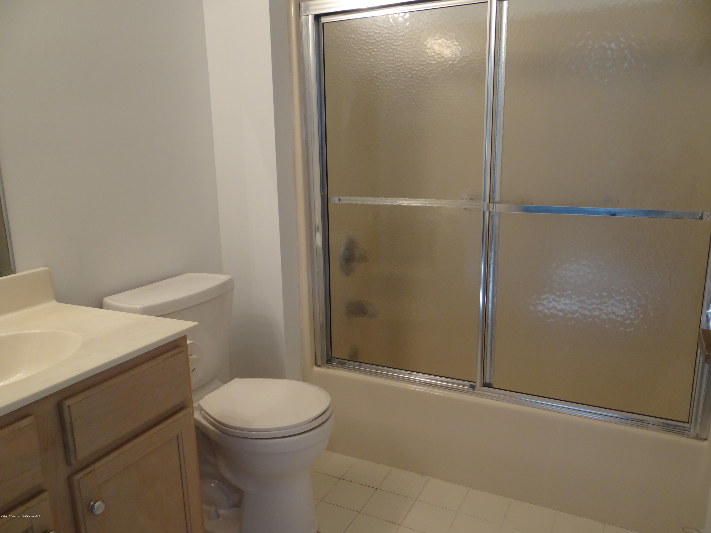 44 Merion Lane Jackson, NJ 08527 - Photo 18 of 19 Guest Bath
