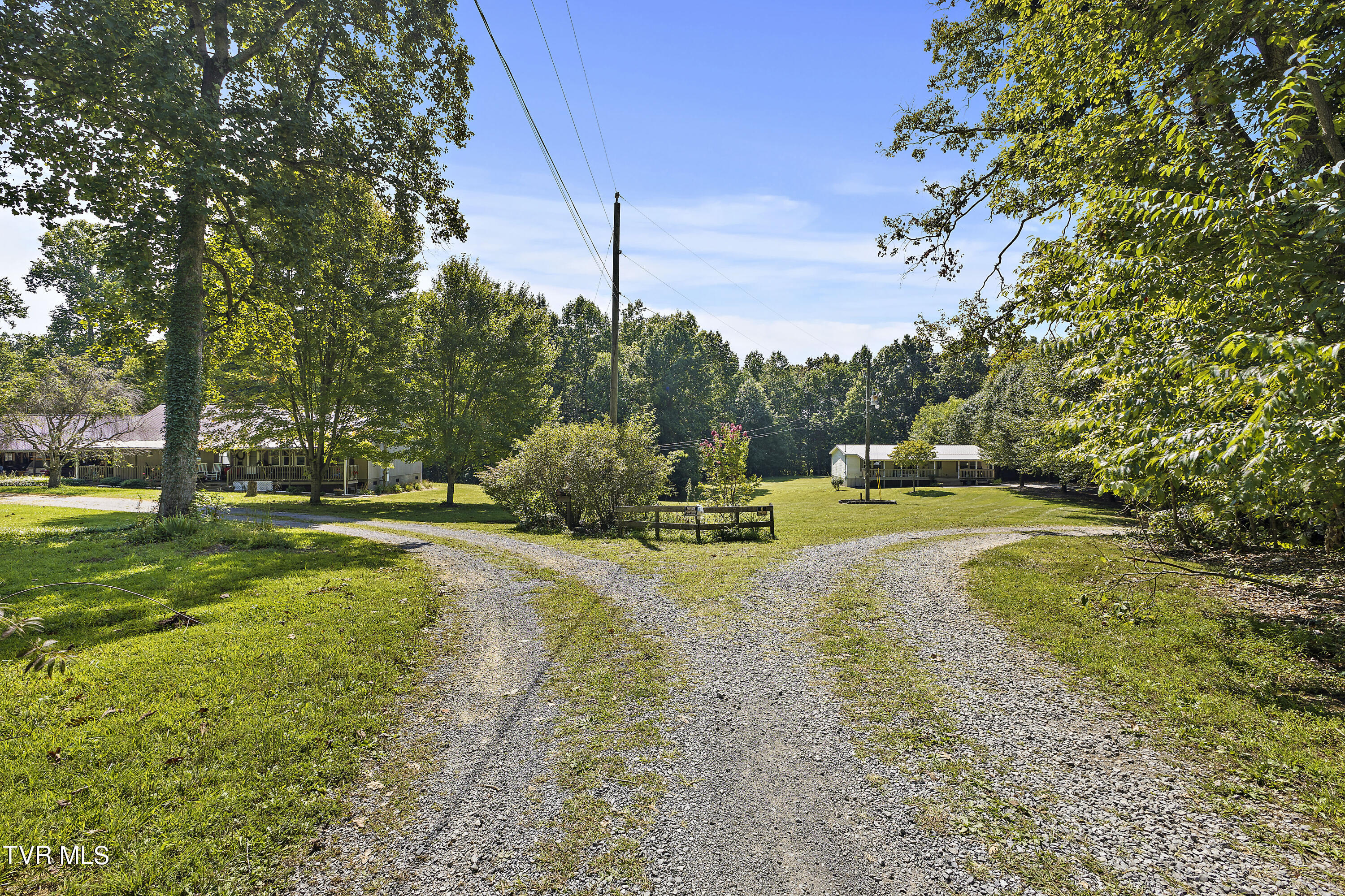 249 Shipley Road Church Hill, TN 37642 - Photo 3 of 44 128A0636
