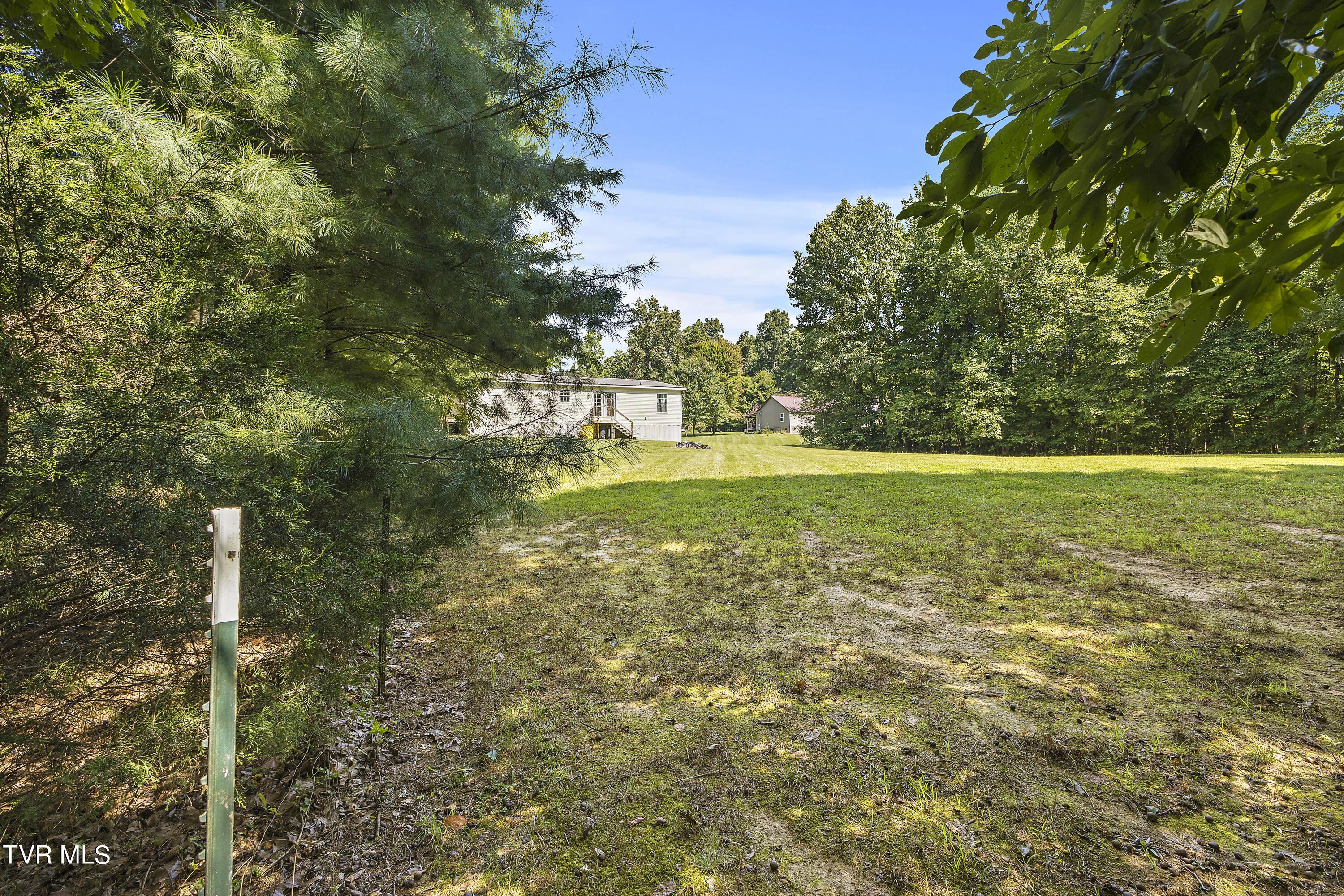 249 Shipley Road Church Hill, TN 37642 - Photo 8 of 44 128A0651
