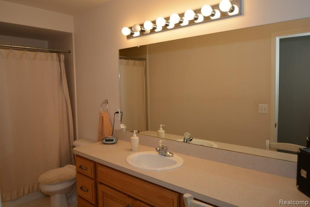 2551 Jackson Drive Rochester, MI 48309 - Photo 70 of 93 DSC_9686.jpg