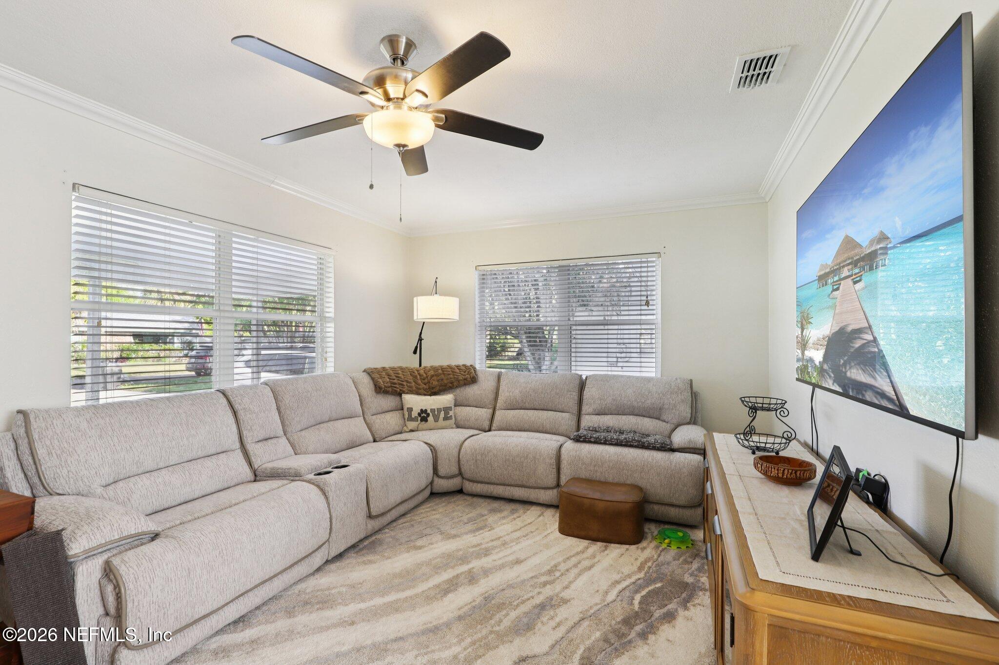 737 Wren Road Jacksonville, FL 32216 - Photo 12 of 33 Living Room